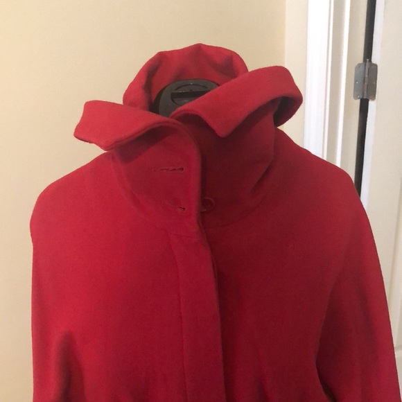 Red Cape - Picture 3 of 7